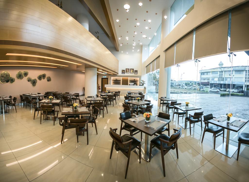 新山v8酒店 外观 照片